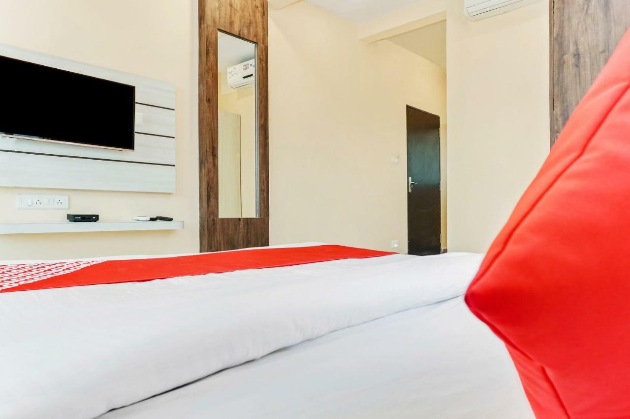 Oyo 29634 Hotel Navalai Pride Ratnāgiri Exterior foto